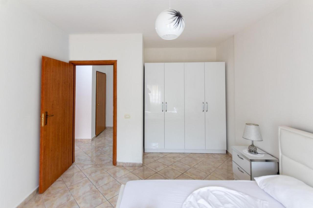 Spacious 2 Bedroom Apartment In Durres Beach Exterior photo